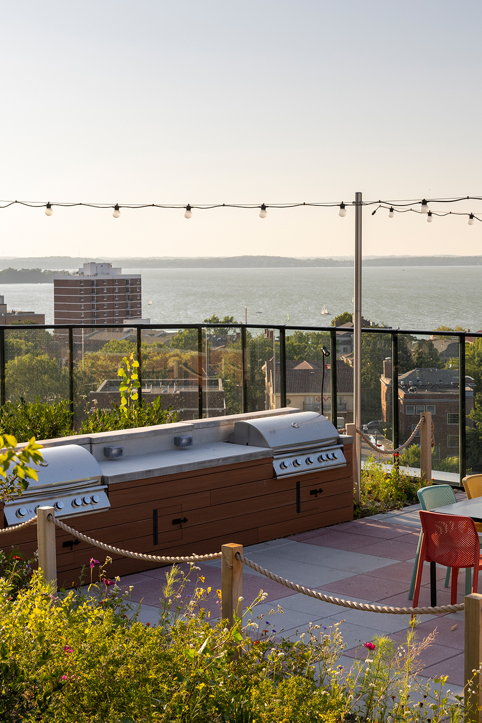 Outdoor grilling station